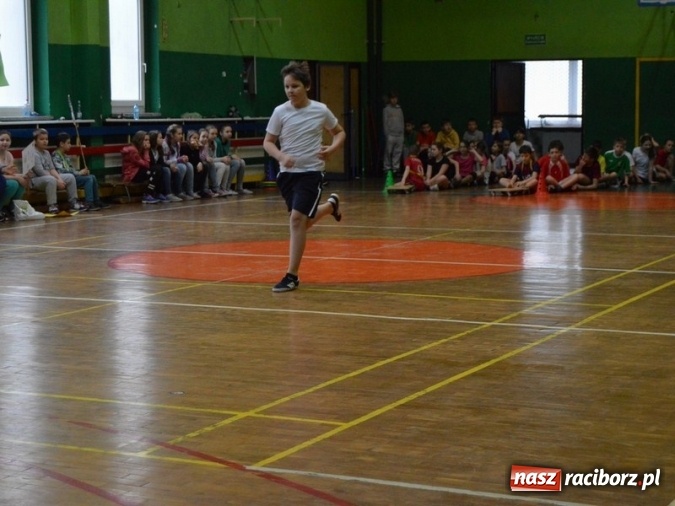 Zdjęcie w galerii na portalu naszraciborz.pl: Czwórka na sportowo wita dzień wiosny  wiadomości z regionu