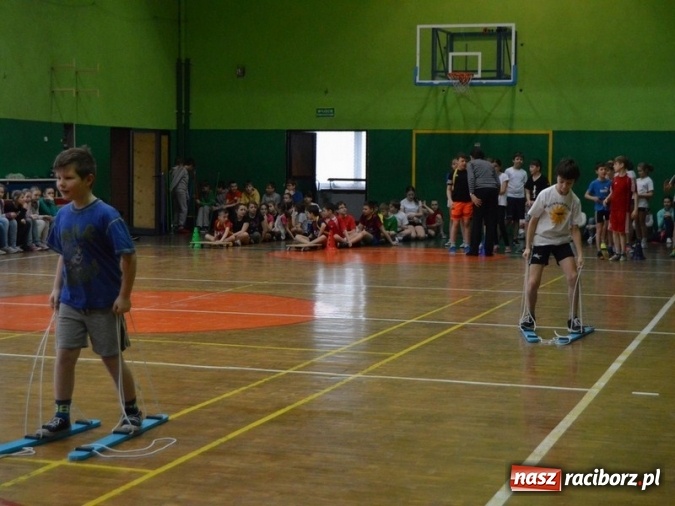 Zdjęcie w galerii na portalu naszraciborz.pl: Czwórka na sportowo wita dzień wiosny  wiadomości z regionu