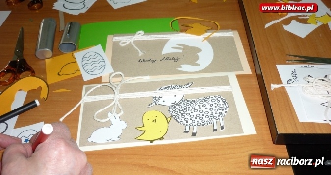 Zdjęcie w galerii na portalu naszraciborz.pl: Warsztatowe spotkanie Klubu Przyjaciół Biblioteki na Ostrogu  wiadomości z regionu