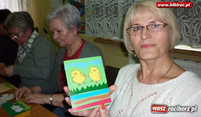 Zdjęcie w galerii na portalu naszraciborz.pl: Warsztatowe spotkanie Klubu Przyjaciół Biblioteki na Ostrogu  wiadomości z regionu