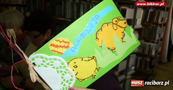 Zdjęcie w galerii na portalu naszraciborz.pl: Warsztatowe spotkanie Klubu Przyjaciół Biblioteki na Ostrogu  wiadomości z regionu