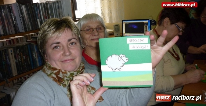 Zdjęcie w galerii na portalu naszraciborz.pl: Warsztatowe spotkanie Klubu Przyjaciół Biblioteki na Ostrogu  wiadomości z regionu