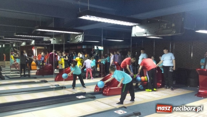 Zdjęcie w galerii na portalu naszraciborz.pl: Złoto i brąz Animuszu na Turnieju Bowlingowym w Katowicach wiadomości z regionu
