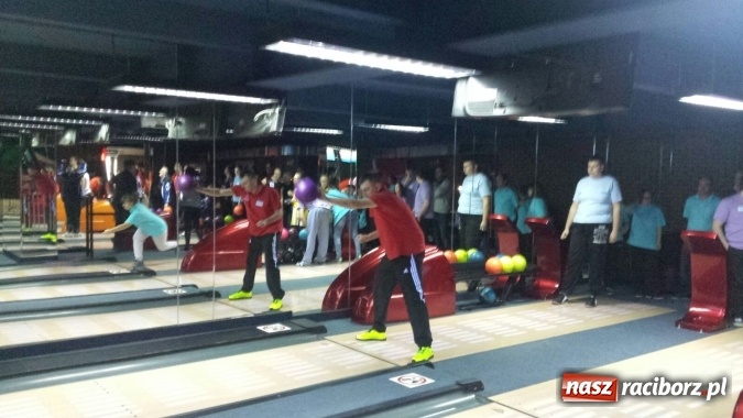Zdjęcie w galerii na portalu naszraciborz.pl: Złoto i brąz Animuszu na Turnieju Bowlingowym w Katowicach wiadomości z regionu
