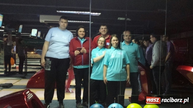 Zdjęcie w galerii na portalu naszraciborz.pl: Złoto i brąz Animuszu na Turnieju Bowlingowym w Katowicach wiadomości z regionu