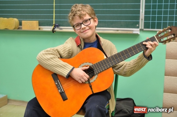 Zdjęcie w galerii na portalu naszraciborz.pl: Już wiemy, co nas kręci i jakie mamy talenty! Pierwszy dzień wiosny w SP18 wiadomości z regionu