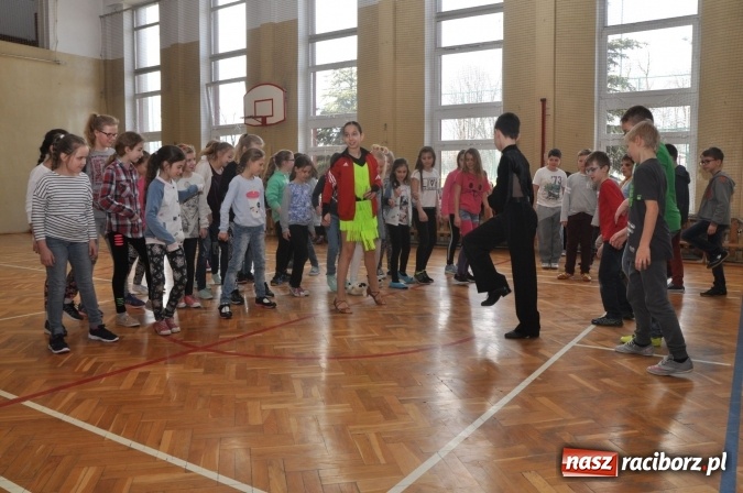 Zdjęcie w galerii na portalu naszraciborz.pl: Już wiemy, co nas kręci i jakie mamy talenty! Pierwszy dzień wiosny w SP18 wiadomości z regionu