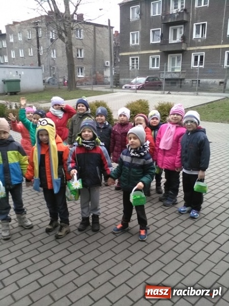 Zdjęcie w galerii na portalu naszraciborz.pl: Niespodzianka wielkanocnego zajączka dla wychowank&oacute;w Przedszkola nr 14 wiadomości z regionu