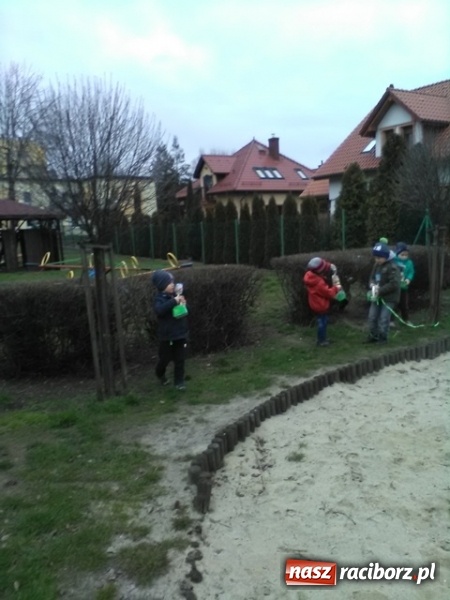 Zdjęcie w galerii na portalu naszraciborz.pl: Niespodzianka wielkanocnego zajączka dla wychowank&oacute;w Przedszkola nr 14 wiadomości z regionu