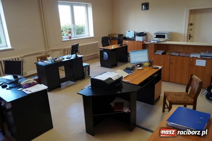 Zdjęcie w galerii na portalu naszraciborz.pl: W Nędzy można już pobrać wniosek do programu 500+  wiadomości z regionu