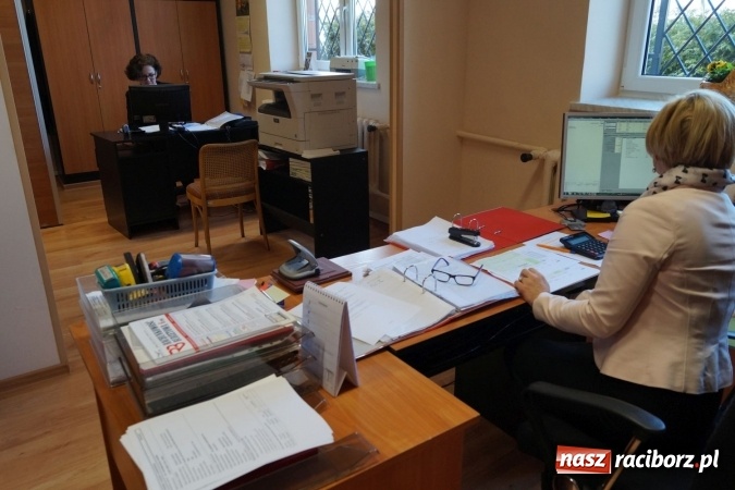 Zdjęcie w galerii na portalu naszraciborz.pl: W Nędzy można już pobrać wniosek do programu 500+  wiadomości z regionu