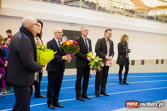 Zdjęcie w galerii na portalu naszraciborz.pl: Lekka atletyka. Wicemistrzyni świata Justyna Święty wreszcie w domu wiadomości z regionu