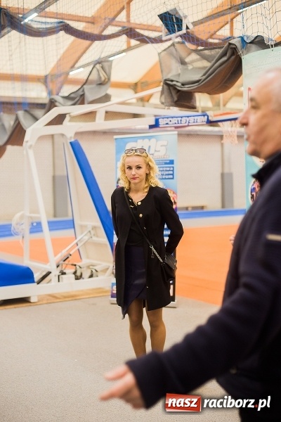 Zdjęcie w galerii na portalu naszraciborz.pl: Lekka atletyka. Wicemistrzyni świata Justyna Święty wreszcie w domu wiadomości z regionu
