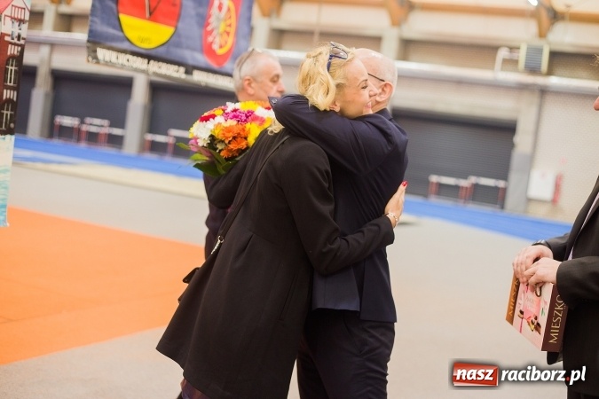 Zdjęcie w galerii na portalu naszraciborz.pl: Lekka atletyka. Wicemistrzyni świata Justyna Święty wreszcie w domu wiadomości z regionu