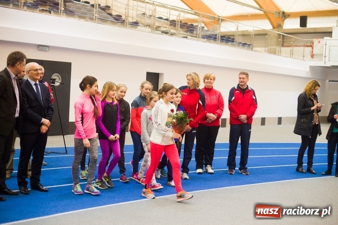 Zdjęcie w galerii na portalu naszraciborz.pl: Lekka atletyka. Wicemistrzyni świata Justyna Święty wreszcie w domu wiadomości z regionu