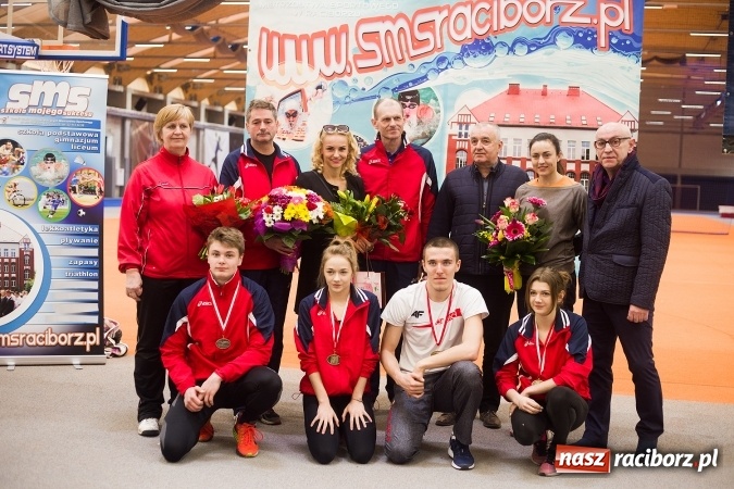 Zdjęcie w galerii na portalu naszraciborz.pl: Lekka atletyka. Wicemistrzyni świata Justyna Święty wreszcie w domu wiadomości z regionu