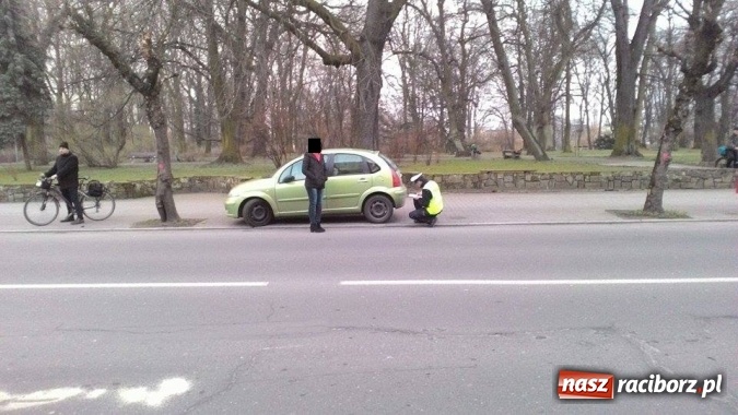 Zdjęcie w galerii na portalu naszraciborz.pl: Na lekkim gazie doprowadził do kolizji na Opawskiej wiadomości z regionu