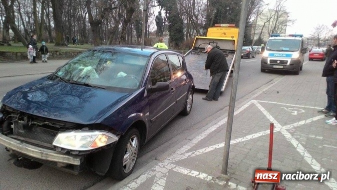 Zdjęcie w galerii na portalu naszraciborz.pl: Na lekkim gazie doprowadził do kolizji na Opawskiej wiadomości z regionu