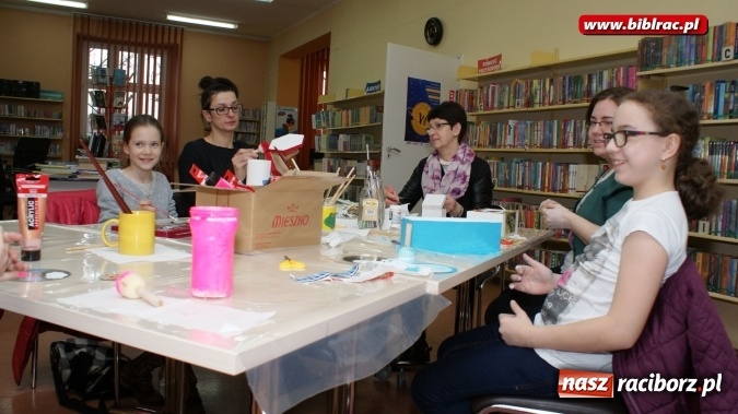 Zdjęcie w galerii na portalu naszraciborz.pl: Warsztaty z wyobraźnią: Decoupage. Krok po kroku wiadomości z regionu
