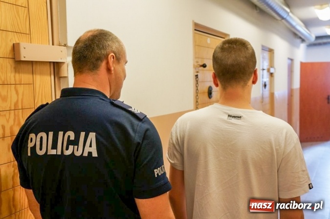 Zdjęcie w galerii na portalu naszraciborz.pl: Policja zatrzymała sprawc&oacute;w pobicia z ul. Kasprowicza. Ofiara to 19-latek wiadomości z regionu