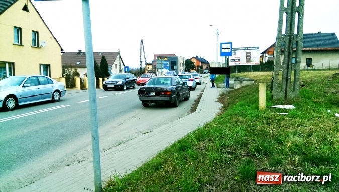 Zdjęcie w galerii na portalu naszraciborz.pl: Stłuczka na Gliwickiej - policja w okresie przedświątecznym nie narzeka na brak pracy. Rusza akcja Bezpieczny weekend! wiadomości z regionu
