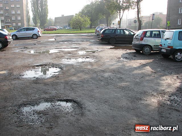 Zdjęcie w galerii na portalu naszraciborz.pl: Parkowanie tu, to HORROR! wiadomości z regionu