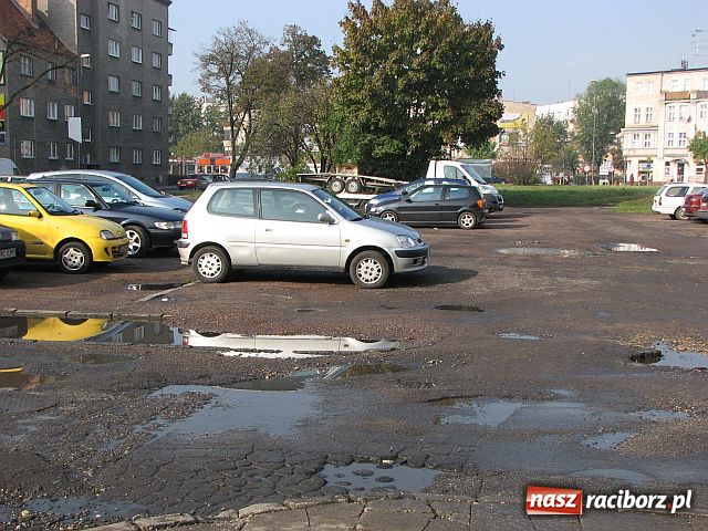 Zdjęcie w galerii na portalu naszraciborz.pl: Parkowanie tu, to HORROR! wiadomości z regionu