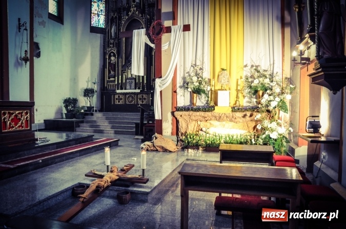 Zdjęcie w galerii na portalu naszraciborz.pl: Groby Pańskie w kościołach w Raciborzu i miejscowościach powiatu raciborskiego wiadomości z regionu