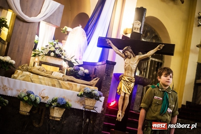 Zdjęcie w galerii na portalu naszraciborz.pl: Groby Pańskie w kościołach w Raciborzu i miejscowościach powiatu raciborskiego wiadomości z regionu