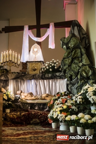 Zdjęcie w galerii na portalu naszraciborz.pl: Groby Pańskie w kościołach w Raciborzu i miejscowościach powiatu raciborskiego wiadomości z regionu