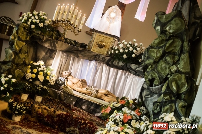 Zdjęcie w galerii na portalu naszraciborz.pl: Groby Pańskie w kościołach w Raciborzu i miejscowościach powiatu raciborskiego wiadomości z regionu