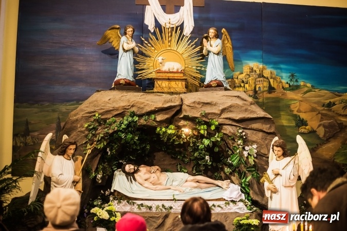 Zdjęcie w galerii na portalu naszraciborz.pl: Groby Pańskie w kościołach w Raciborzu i miejscowościach powiatu raciborskiego wiadomości z regionu