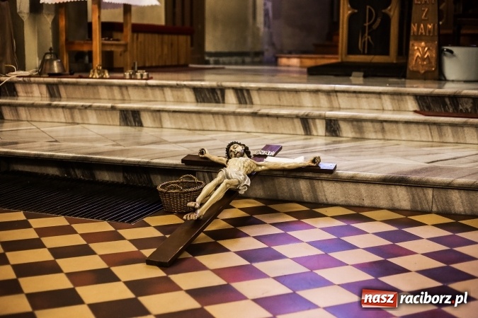 Zdjęcie w galerii na portalu naszraciborz.pl: Groby Pańskie w kościołach w Raciborzu i miejscowościach powiatu raciborskiego wiadomości z regionu