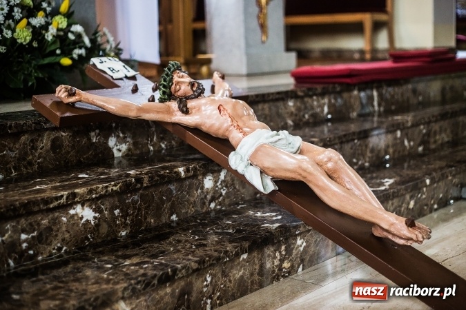 Zdjęcie w galerii na portalu naszraciborz.pl: Groby Pańskie w kościołach w Raciborzu i miejscowościach powiatu raciborskiego wiadomości z regionu