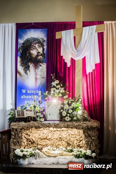 Zdjęcie w galerii na portalu naszraciborz.pl: Groby Pańskie w kościołach w Raciborzu i miejscowościach powiatu raciborskiego wiadomości z regionu