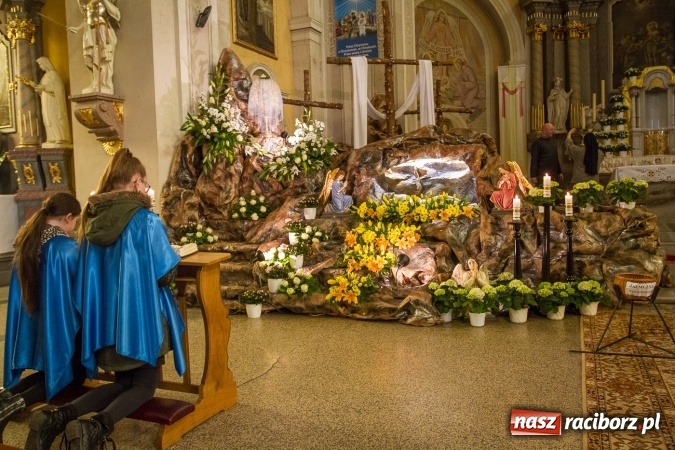 Zdjęcie w galerii na portalu naszraciborz.pl: Groby Pańskie w kościołach w Raciborzu i miejscowościach powiatu raciborskiego wiadomości z regionu