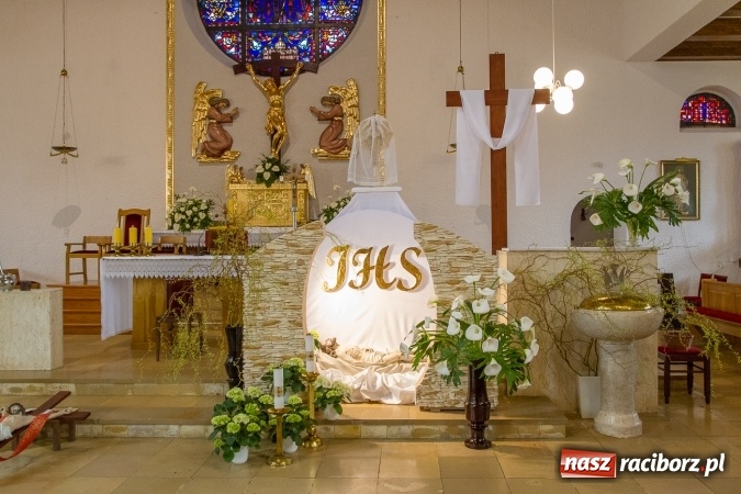 Zdjęcie w galerii na portalu naszraciborz.pl: Groby Pańskie w kościołach w Raciborzu i miejscowościach powiatu raciborskiego wiadomości z regionu
