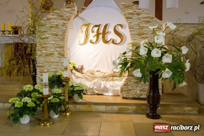 Zdjęcie w galerii na portalu naszraciborz.pl: Groby Pańskie w kościołach w Raciborzu i miejscowościach powiatu raciborskiego wiadomości z regionu