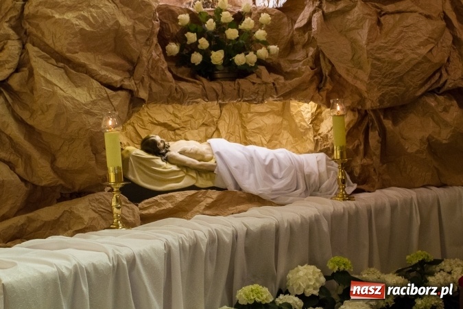 Zdjęcie w galerii na portalu naszraciborz.pl: Groby Pańskie w kościołach w Raciborzu i miejscowościach powiatu raciborskiego wiadomości z regionu