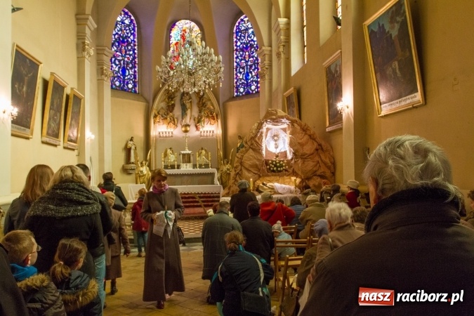 Zdjęcie w galerii na portalu naszraciborz.pl: Groby Pańskie w kościołach w Raciborzu i miejscowościach powiatu raciborskiego wiadomości z regionu