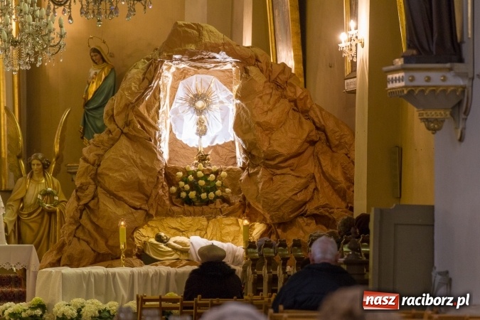 Zdjęcie w galerii na portalu naszraciborz.pl: Groby Pańskie w kościołach w Raciborzu i miejscowościach powiatu raciborskiego wiadomości z regionu