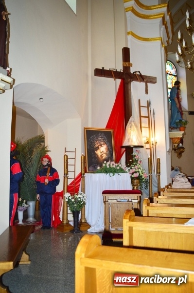 Zdjęcie w galerii na portalu naszraciborz.pl: Groby Pańskie w kościołach w Raciborzu i miejscowościach powiatu raciborskiego wiadomości z regionu