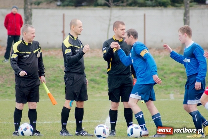 Zdjęcie w galerii na portalu naszraciborz.pl: Nie taki lider straszny jak go malują. Bez bramek przy Łąkowej wiadomości z regionu
