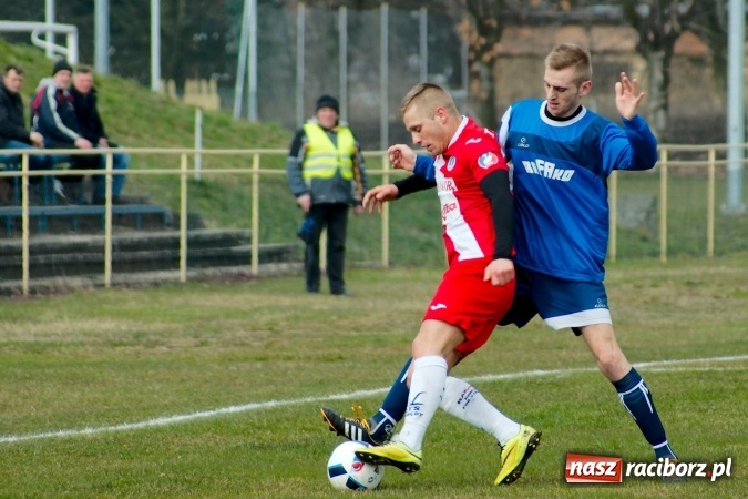 Zdjęcie w galerii na portalu naszraciborz.pl: Nie taki lider straszny jak go malują. Bez bramek przy Łąkowej wiadomości z regionu