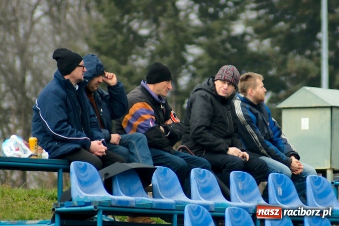 Zdjęcie w galerii na portalu naszraciborz.pl: Nie taki lider straszny jak go malują. Bez bramek przy Łąkowej wiadomości z regionu