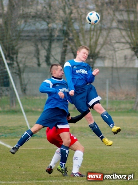 Zdjęcie w galerii na portalu naszraciborz.pl: Nie taki lider straszny jak go malują. Bez bramek przy Łąkowej wiadomości z regionu