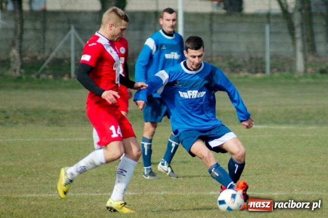 Zdjęcie w galerii na portalu naszraciborz.pl: Nie taki lider straszny jak go malują. Bez bramek przy Łąkowej wiadomości z regionu