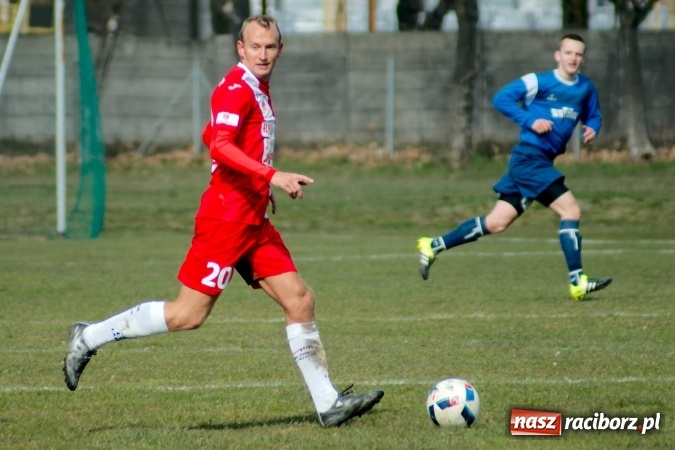 Zdjęcie w galerii na portalu naszraciborz.pl: Nie taki lider straszny jak go malują. Bez bramek przy Łąkowej wiadomości z regionu