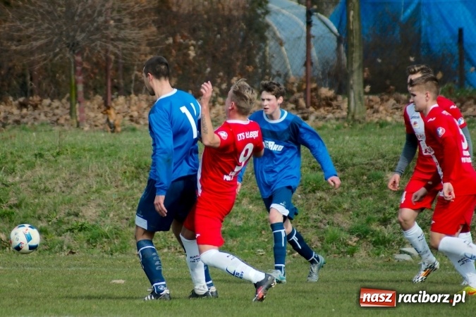 Zdjęcie w galerii na portalu naszraciborz.pl: Nie taki lider straszny jak go malują. Bez bramek przy Łąkowej wiadomości z regionu