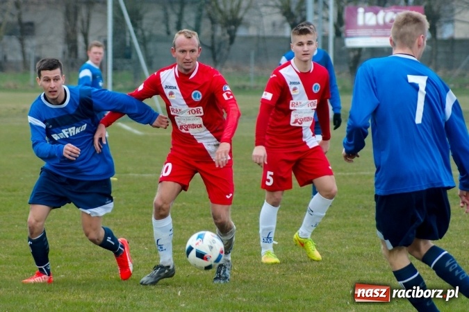 Zdjęcie w galerii na portalu naszraciborz.pl: Nie taki lider straszny jak go malują. Bez bramek przy Łąkowej wiadomości z regionu